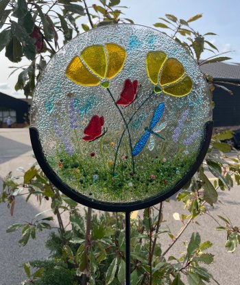 Make your own fused glass garden art on thi new half-day workshop at Vitreus Art