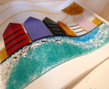 Create several slumped fused glass pieces of art with Vitreus Art