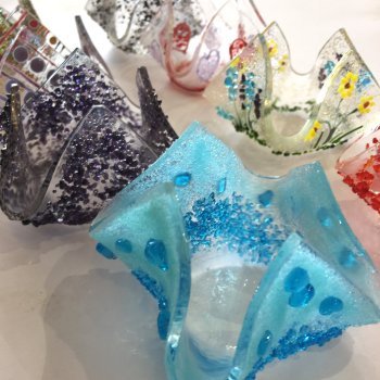 Glass Fusing weekend course with Vitreus Art - slumoing, fusing, screen printing, moulds kilns and more