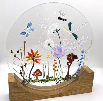 Choose to make a piece of glass art on a wooden base at Vitreus Art