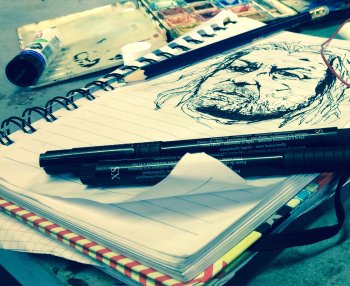 Confidence building exercises on this evening drawing and painting course at Vitreus Art