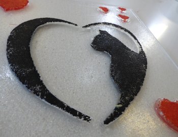 Kiln carving and frit on the Vitreus Art 1 day fusing class