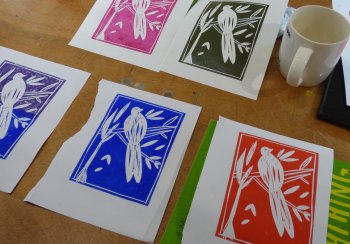 Print your own lino-cut art on this half day workshop at Vitreus Art, Northants UK