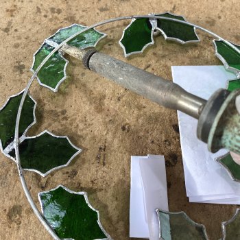 Make your own 3d copper foiled wreath or star on this one-day Vitreus Art workshop