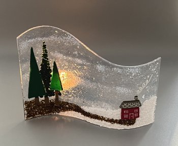 Create your own beautiful fused glass winter scene on this half-day glass fusing workshop at Vitreus Art